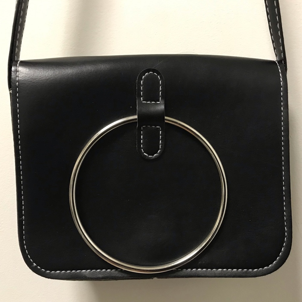 Cool Black Big Silver Hoop Crossbody Adjustable Strap Bag!
